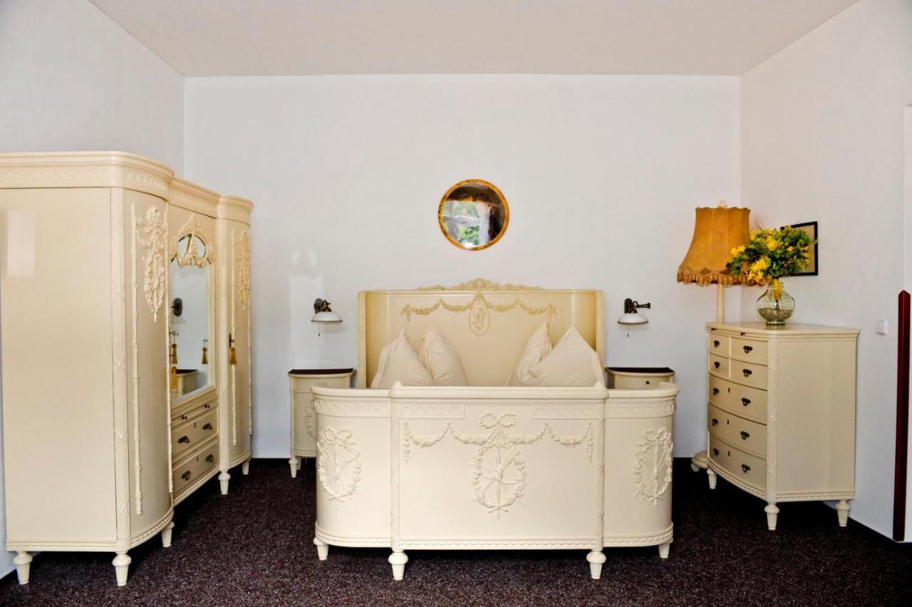 Hotel Cisar Ferdinand لوكيت المظهر الخارجي الصورة