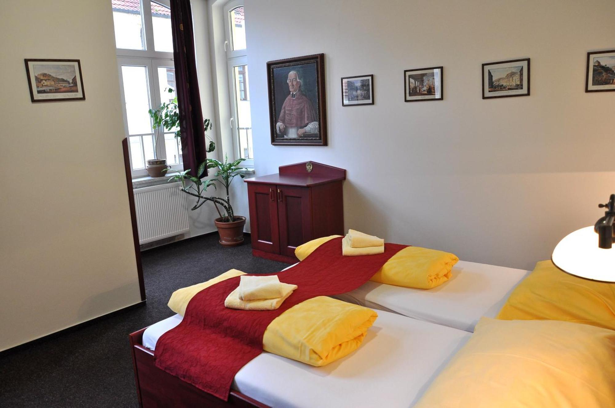 Hotel Cisar Ferdinand لوكيت المظهر الخارجي الصورة