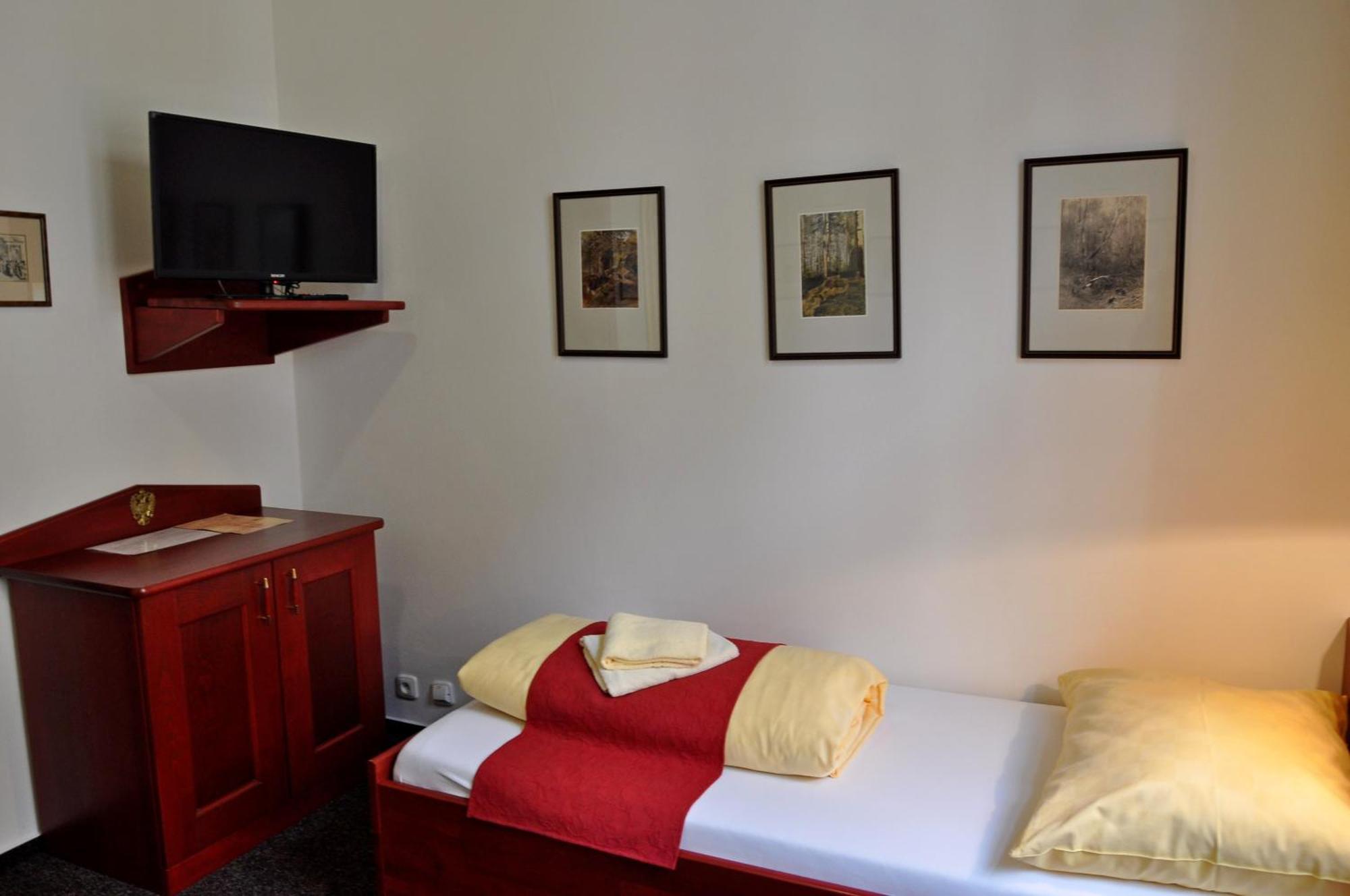 Hotel Cisar Ferdinand لوكيت الغرفة الصورة