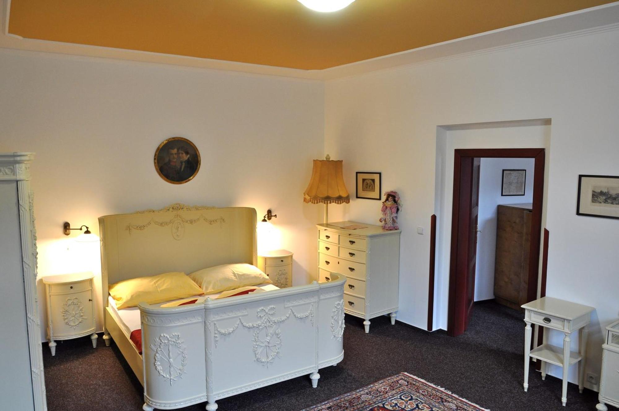Hotel Cisar Ferdinand لوكيت الغرفة الصورة
